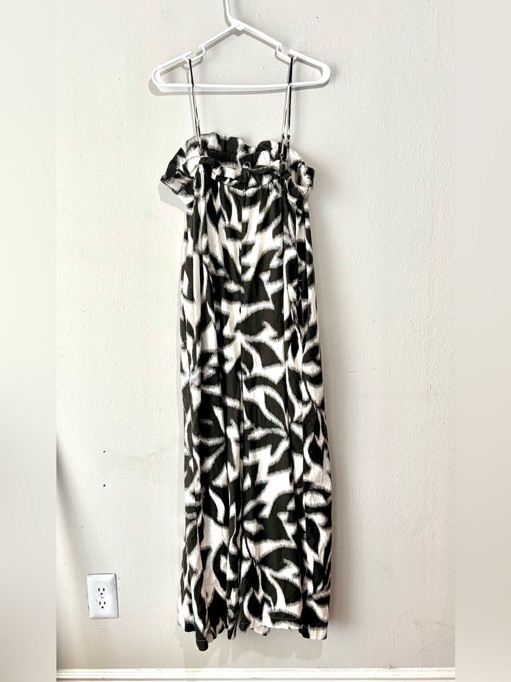 Banana Republic Black and White Off-Shoulder Wide-Leg Jumpsuit Pockets Size L - Picture 3 of 5